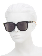 Load image into Gallery viewer, Gucci GG0599SA-001 56MM Sunglasses
